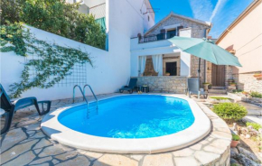 Gorgeous Home In Benkovac With Wifi